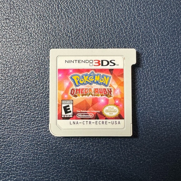 Pokémon Omega Ruby in box with manuals. - Picture 2 of 4